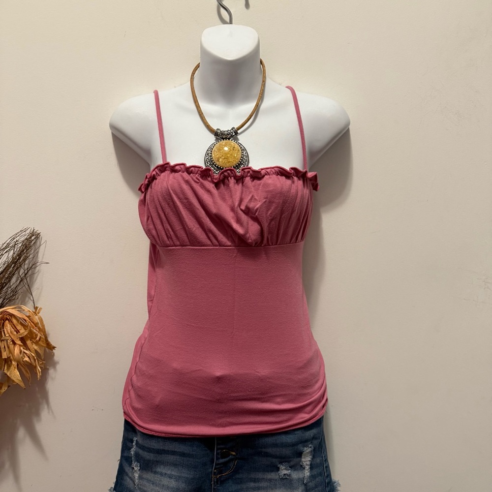 Y2KPink ruffle cami top and a touch of fairy charm🌸